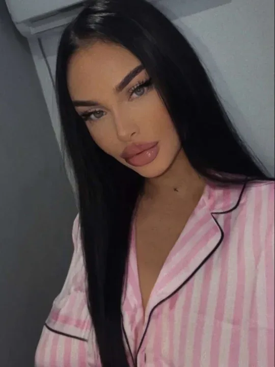 Natalie Svenska OnlyFans model