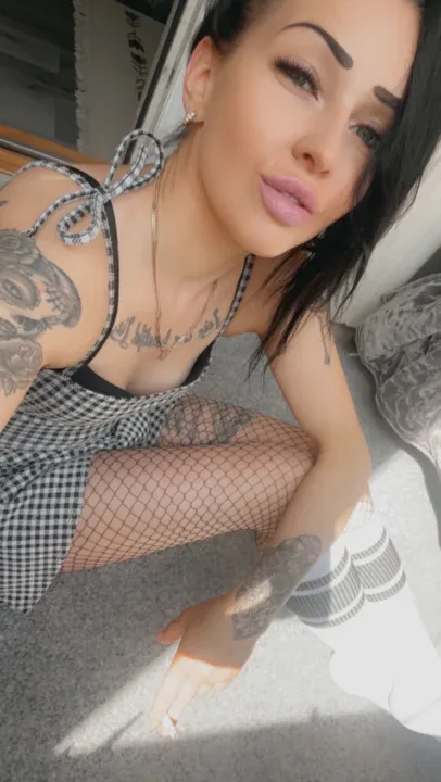 Laura Svenska OnlyFans model