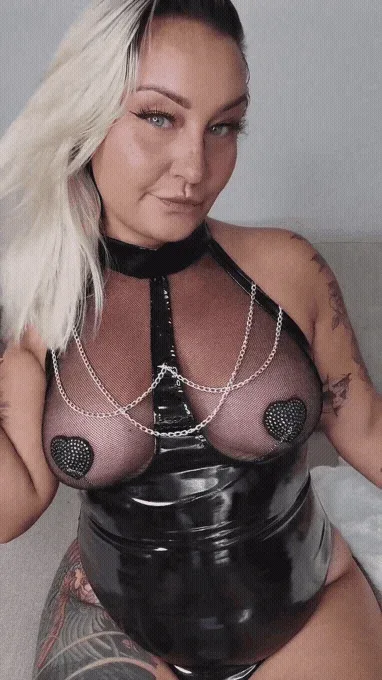 Niika Svenska OnlyFans model